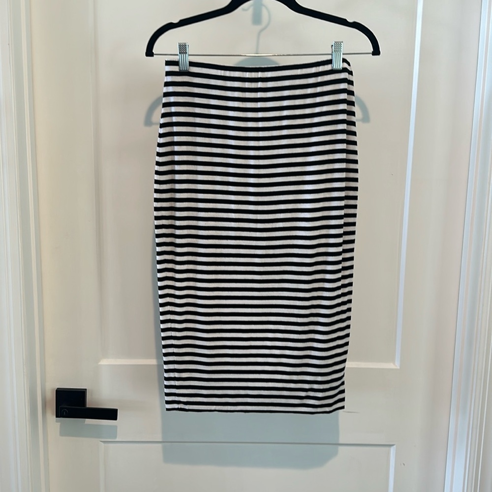 Gently Used Vince Camuto Size S Stretchy Striped Pencil Midi Skirt